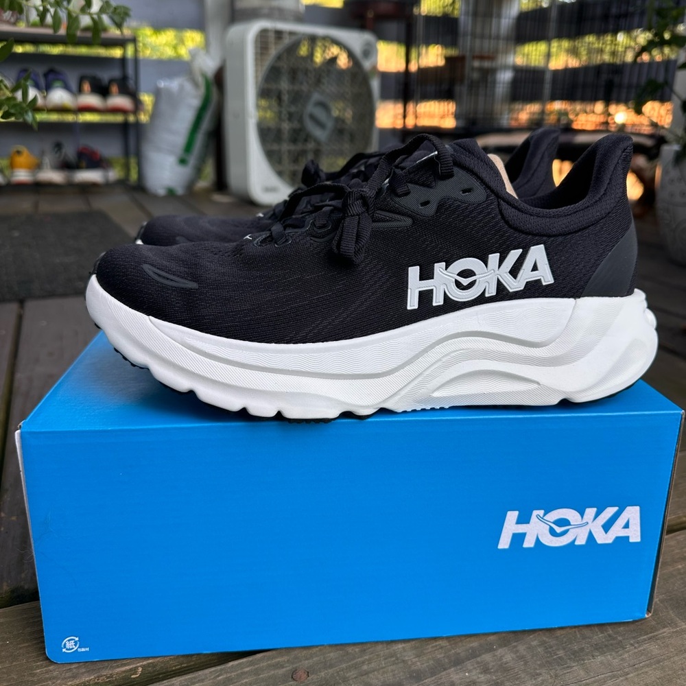 HOKA Arahi 8 Black Womens Size 9.5B